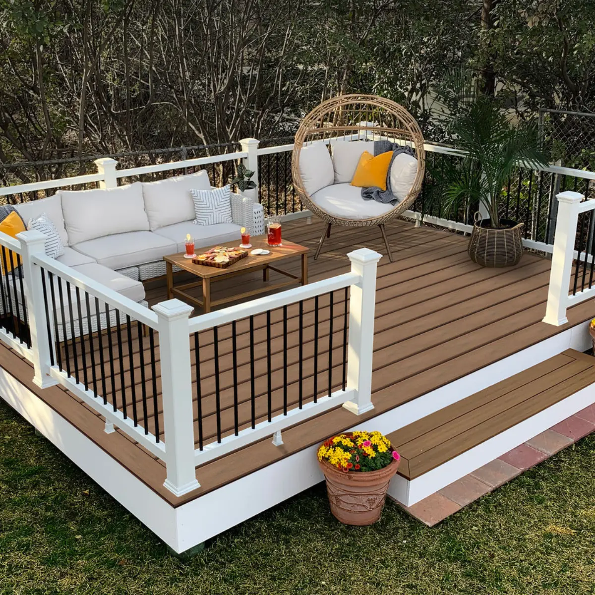 Custom Deck Design & Construction Services